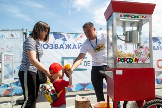 Поп-корн аппарат с тележкой