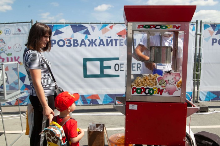 Поп-корн аппарат с тележкой